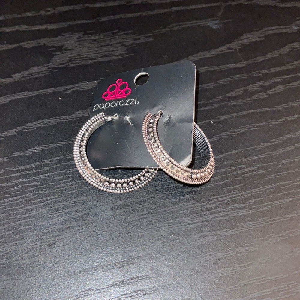 Textured hoop earring's